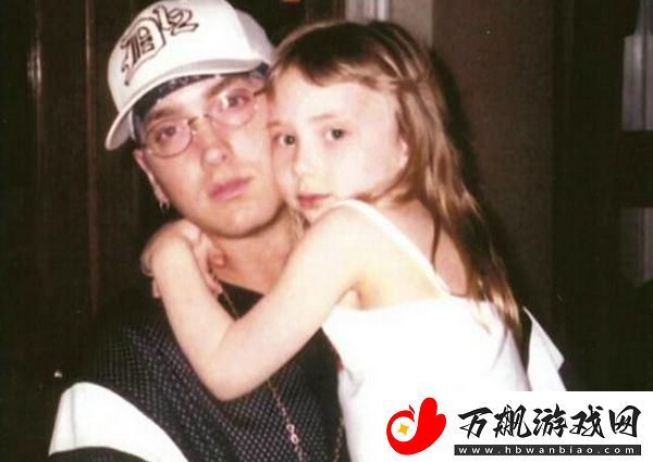 Eminem女儿Michael：一位坚强而独立的年轻女性