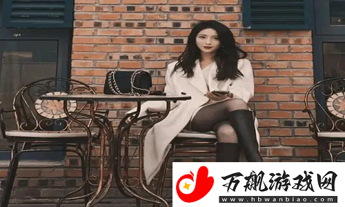 几个装修工人把我压在茶几-网友调侃：这是最不安分的家装经历！