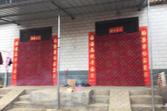 人生的迷雾：扒开荒草见两门大门关小门求下联