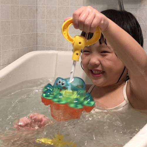 爆喷水洗澡