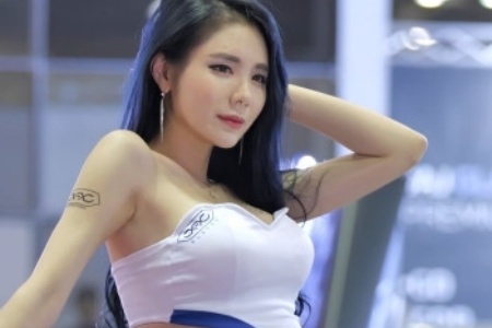 粉嫩小雪双乳被❌到喷水18