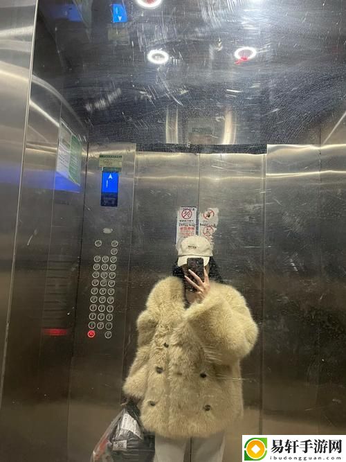 真空下楼取快递被C嗯啊，网友分享：快递小哥的奇妙经历