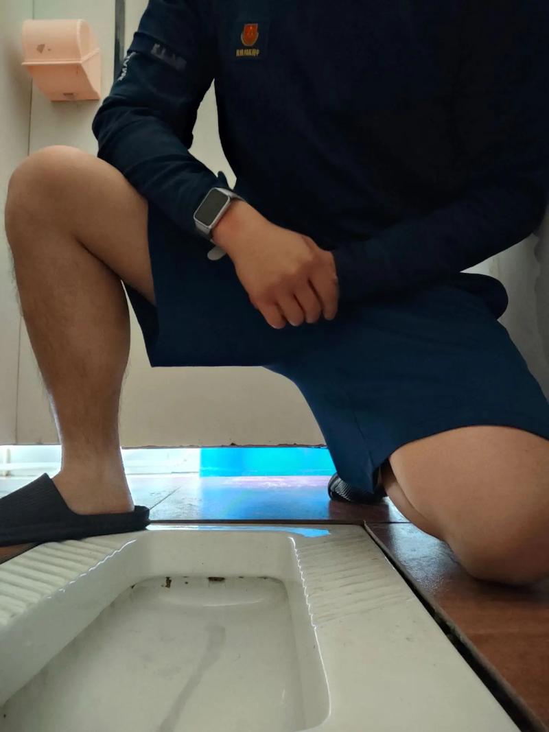 体育生爽擼又大又粗的雞巴游戏