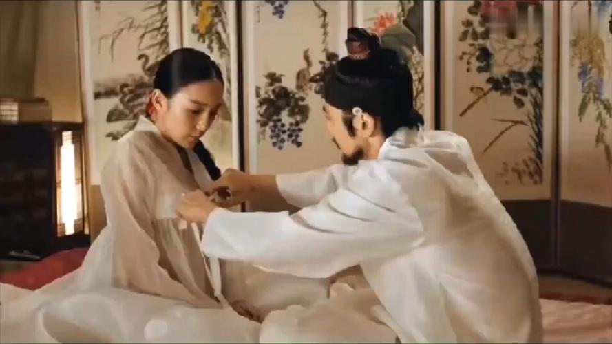 一边亲一边摸下奶韩剧
