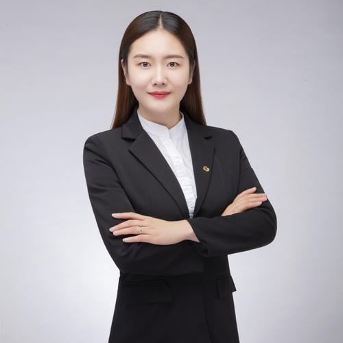 年轻女保险销售员5