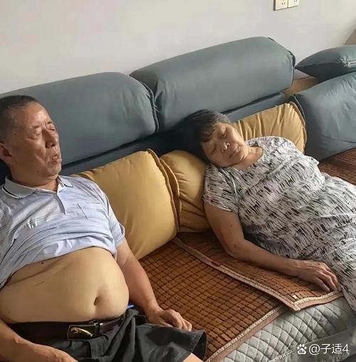 大BBBBBB老人的爱情与财运