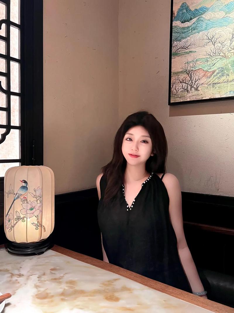 麻花传MD0174苏蜜清歌许依然，风雨中携手共进的青春奋斗