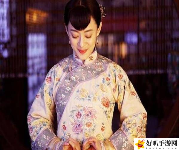 周莹躲进被子里